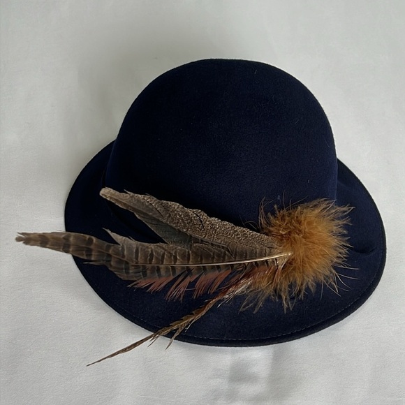 Doeskin Accessories - Vintage Doeskin Navy Wool Hat with Feather